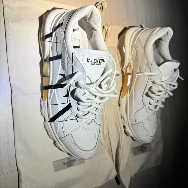 [BUNJANG] Valentino White Sneakers (Size 40.5 / 255mm) / 발렌티노 스니커즈 40.5(255mm)사이즈 화이트