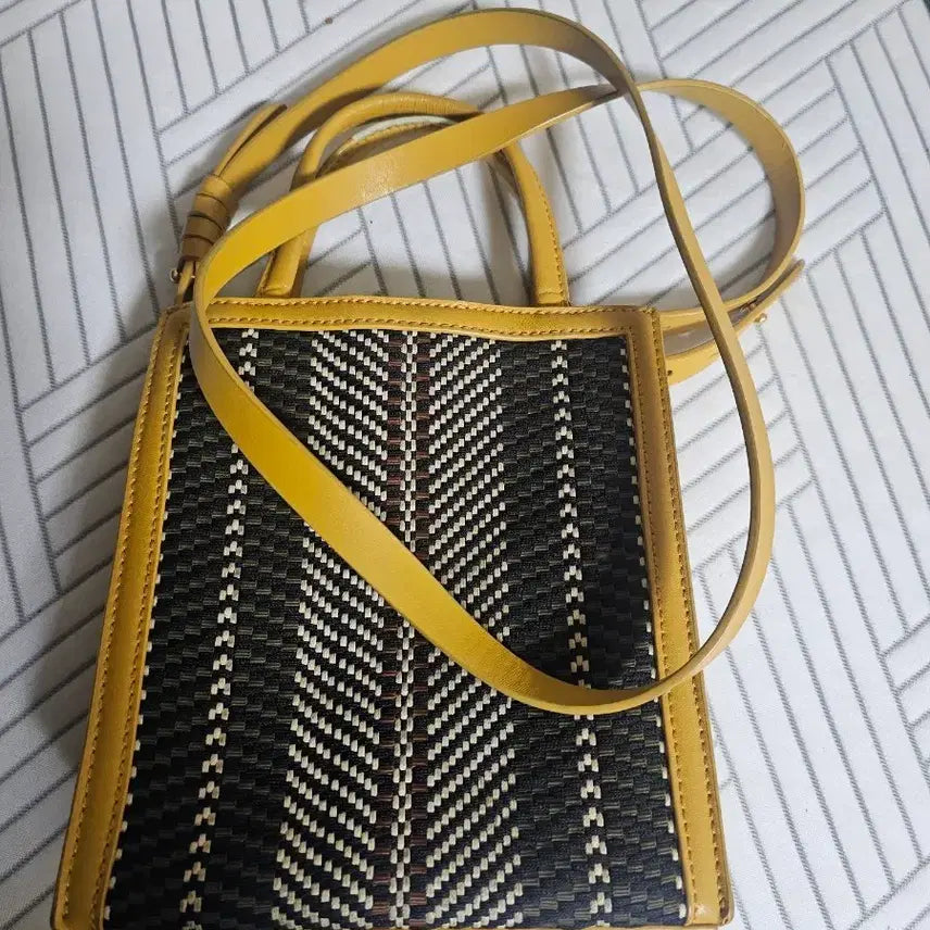[BUNJANG] Mustard Yellow Hobo Bag Shoulder Bag Crossbody Bag / 호보백 숄더백 여성 크로스백 겨자색