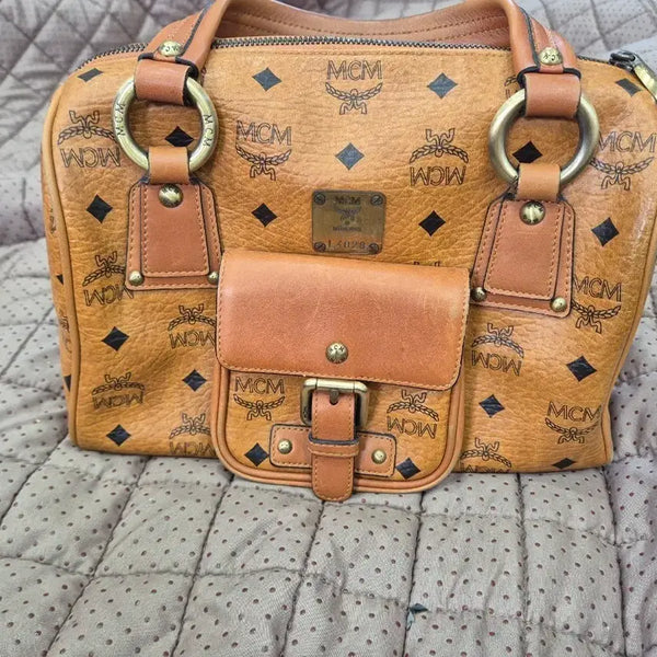 [BUNJANG] MCM Logo Pattern Leather Tote Bag / MCM 토트백 브라운