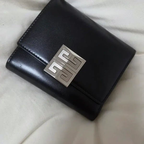 [BUNJANG] Givenchy 4G Logo Bifold Wallet Black / 지방시 4G 로고 여성 반지갑 블랙