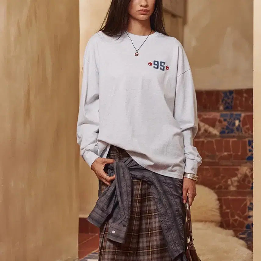 [BUNJANG] Bitterselle Long Sleeve Sweatshirt / 비터셀즈 맨투맨 롱슬리브