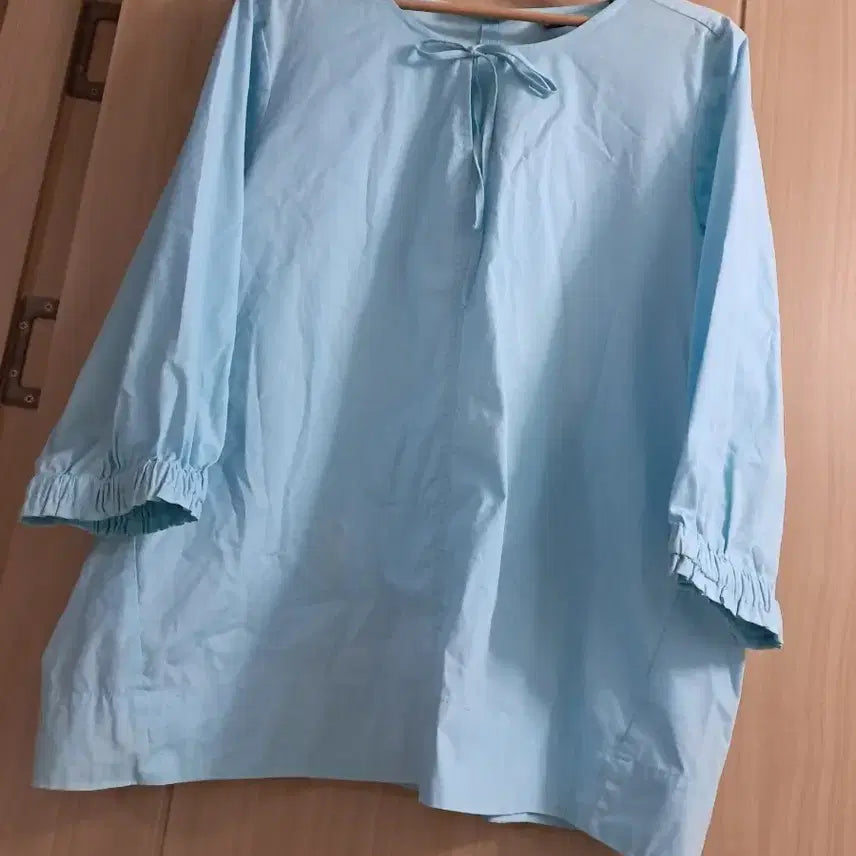 [BUNJANG] Light Blue Ruffle Sleeve Ribbon Blouse / 하늘색 프릴 소매 리본 블라우스