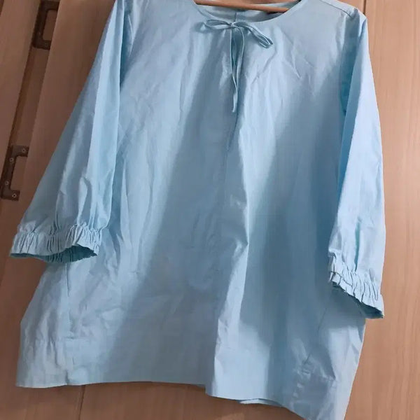 [BUNJANG] Light Blue Ruffle Sleeve Ribbon Blouse / 하늘색 프릴 소매 리본 블라우스