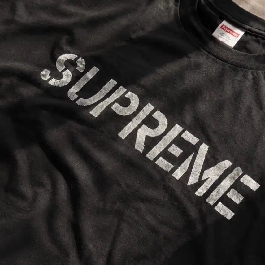 [BUNJANG] Supreme Hard Short Sleeve T-Shirt Size L / 슈프림 하드 반팔티 급처분 사이즈L 오늘만이가격