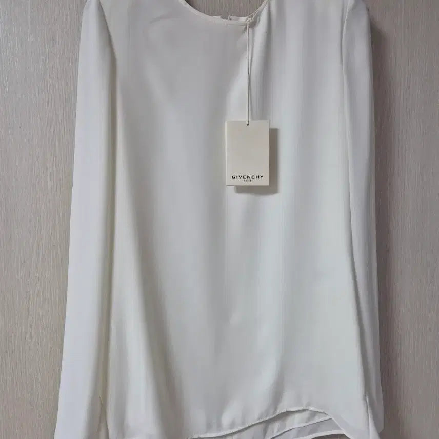 [BUNJANG] Givenchy Blouse White 36 (New) / (정품) 지방시 블라우스 화이트 36 (새제품)