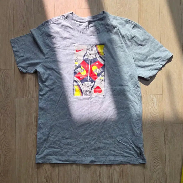 [BUNJANG] Nike Poker Card Graphic T-Shirt / 미사용 나이키 포커 카드 그래픽 반팔티 L사이즈 (100)(줄자사진 참고)
