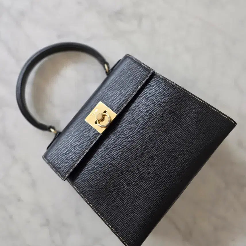 [BUNJANG] Celine Vintage Black Leather Kelly Top Handle Bag / [Celine 정품] 올드 셀린느 빈티지 블랙 레더 켈리백 탑핸들백