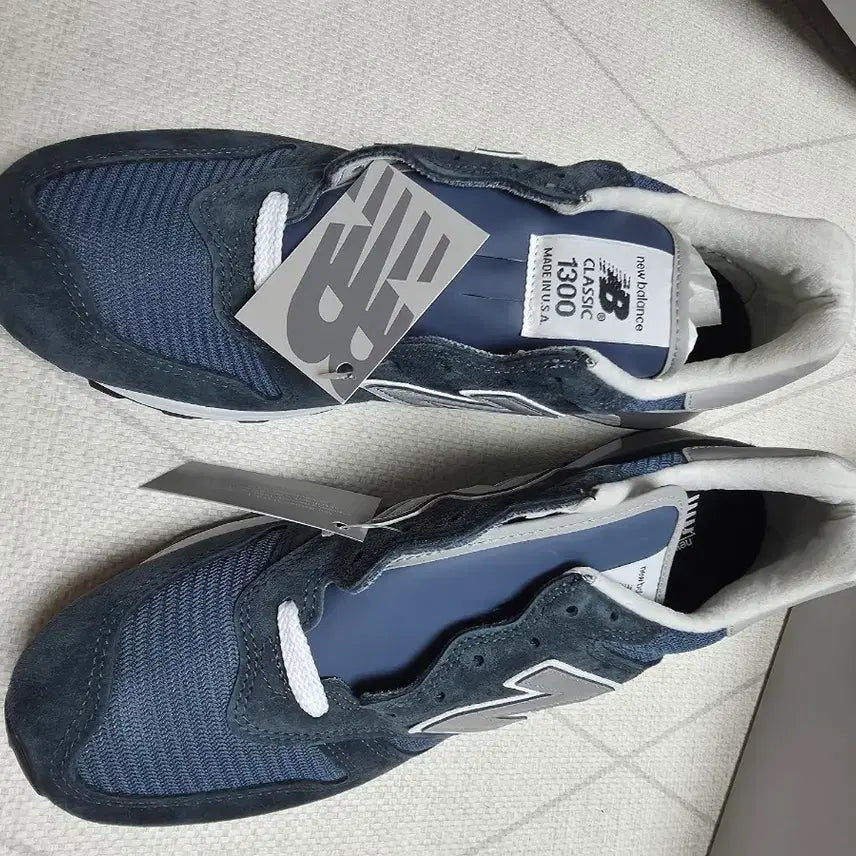 [BUNJANG] New Balance 1300 Navy US Made Sneakers / 뉴발란스 1300 네이비 9사이즈
