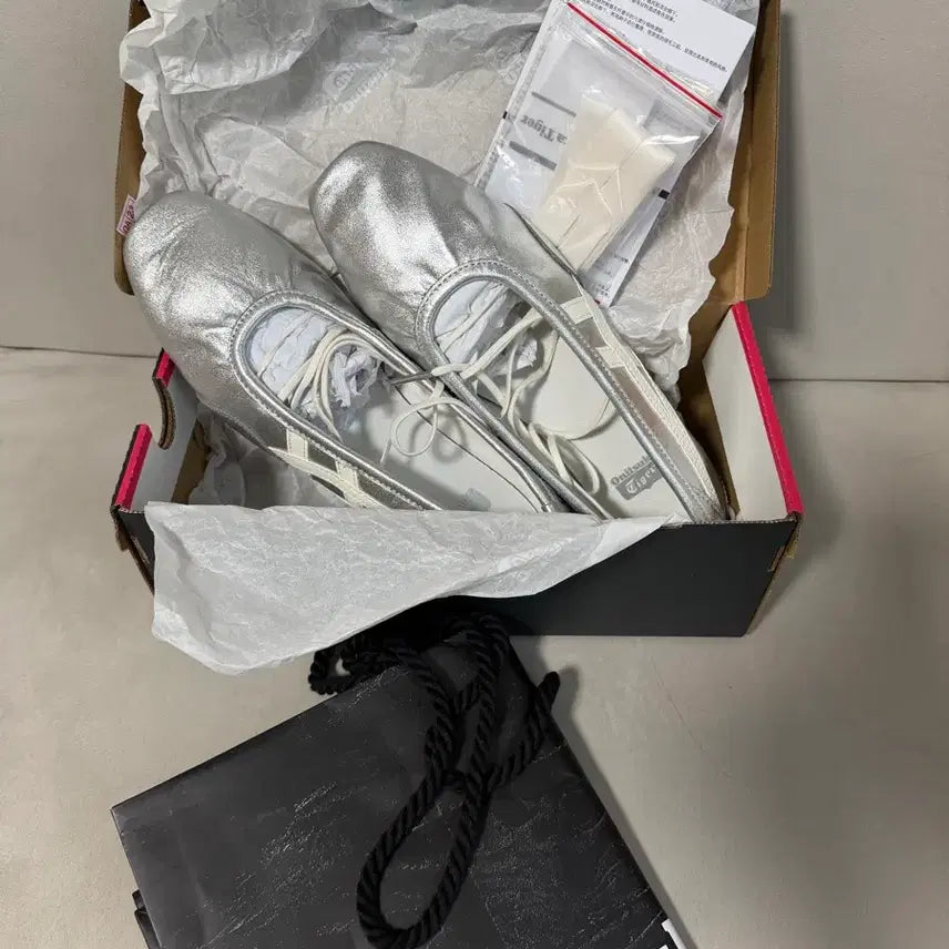 [BUNJANG] Onitsuka Tiger Silver Ballerina Sneakers / 새상품) 오니츠카타이거  실버 발레리나 스니커즈