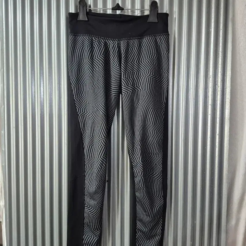 [BUNJANG] Adidas Women's Leggings Gray Pattern Size 90 / 90 아디다스 여성 레깅스 그레이 패턴
