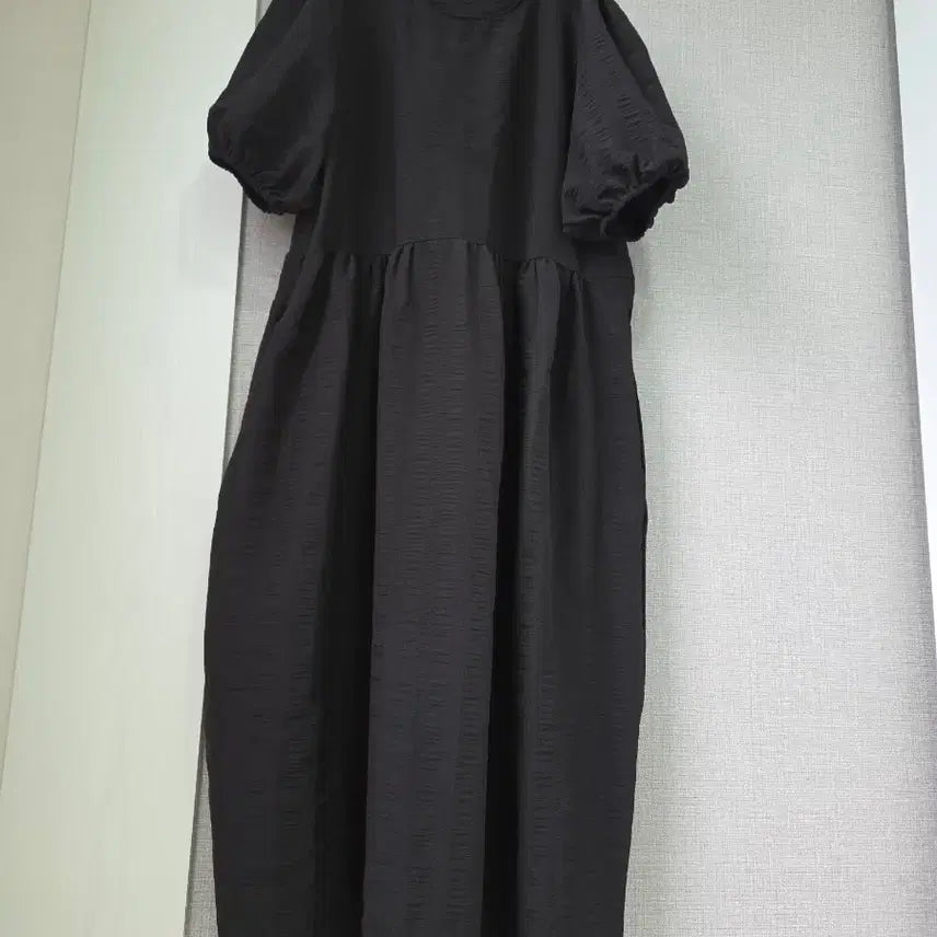 [BUNJANG] Codes Combine Voluminous Sleeve Long Dress / Codes combine 볼륨소매 풍성롱원피스