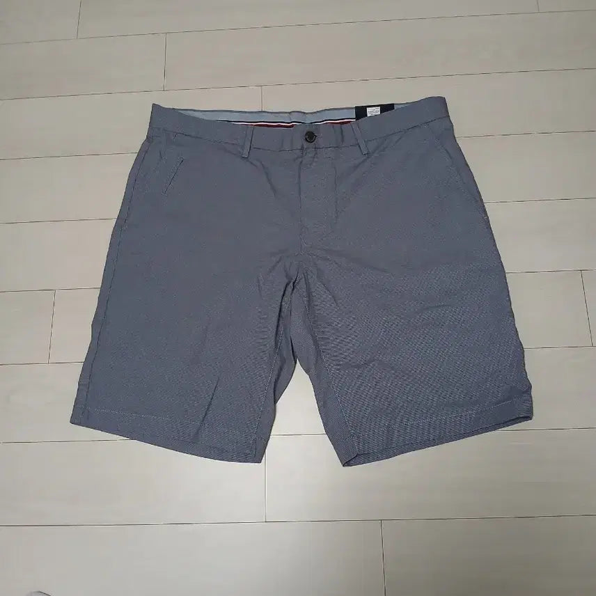 [BUNJANG] Tommy Hilfiger Shorts / 새상품 타미힐피거 반바지
