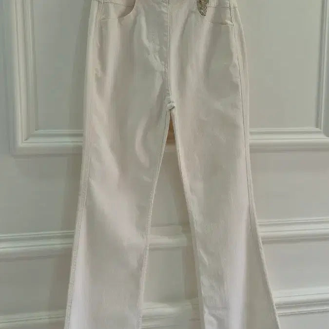 [BUNJANG] Time White Bootcut Jeans / 타임 화이트 부츠컷 청바지