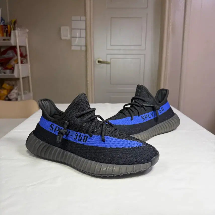 [BUNJANG] Adidas Yeezy Boost 350 V2 Dazzling Blue Sneakers GY7164 / [270사이즈,크림]아디다스 이지 부스트 350 V2 다즐링 블루 스니커즈 GY7164