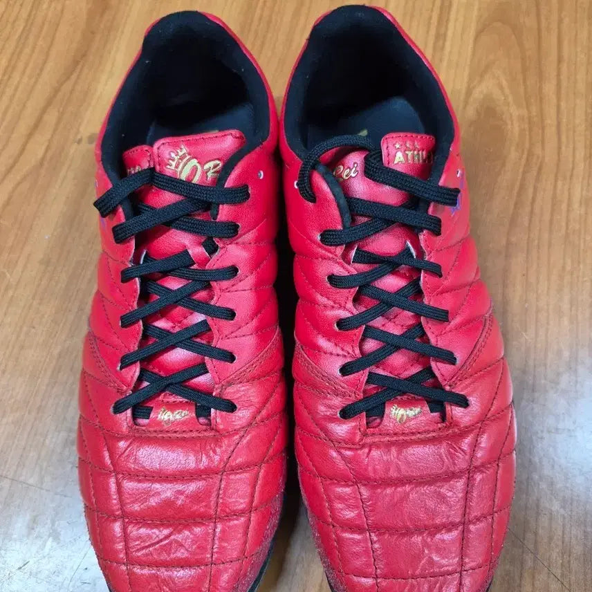 [BUNJANG] Athleta Olay A005 Red Soccer Cleats (Size 245) / 아슬레타 오레이 A005 레드 (245)