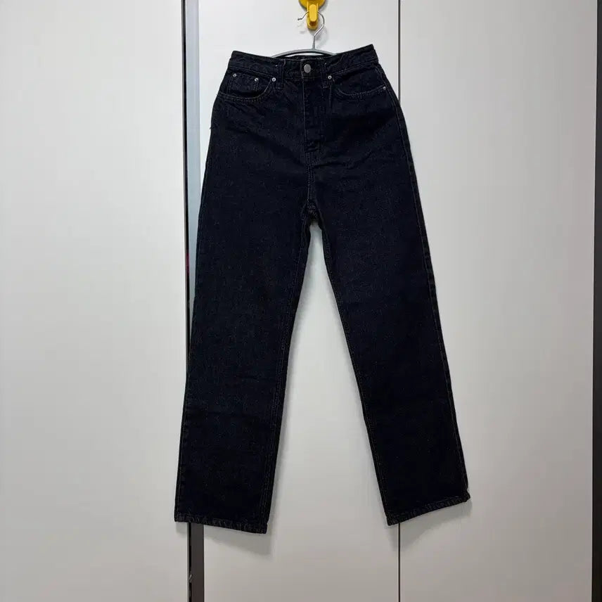 [BUNJANG] Cherrykoko Black Straight Fit Denim Pants / 체리코코 블랙 스트레이트 핏 데님 팬츠