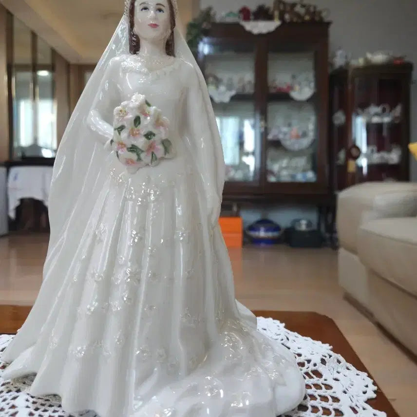 [BUNJANG] Royal Worcester Bride Figurine Wedding Dress / 영국왕실신부 피규어 웨딩드레스