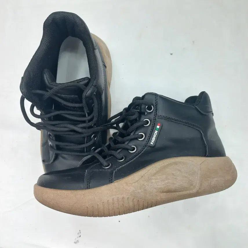 [BUNJANG] Black Leather High-Top Sneakers (235mm) / 블랙 레더 하이탑 스니커즈 (235mm)