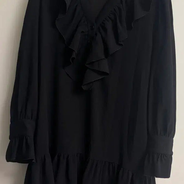 [BUNJANG] Luckychouette Ruffle Dress Black / 럭키슈에뜨 프릴 원피스 블랙