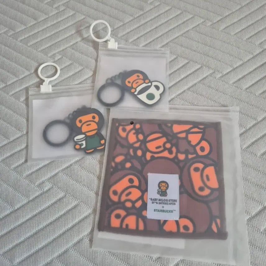 [BUNJANG] BAPE x Starbucks Collaboration Keychain & Coaster Set / 베이프 스타벅스 콜라보 키링 ,코스터