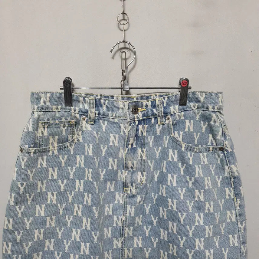 [BUNJANG] MLB New York Yankees Denim Mini Skirt (Light Wash) / 1274) MLB 여성 뉴욕양키즈 데님 미니스커트 M 21년식