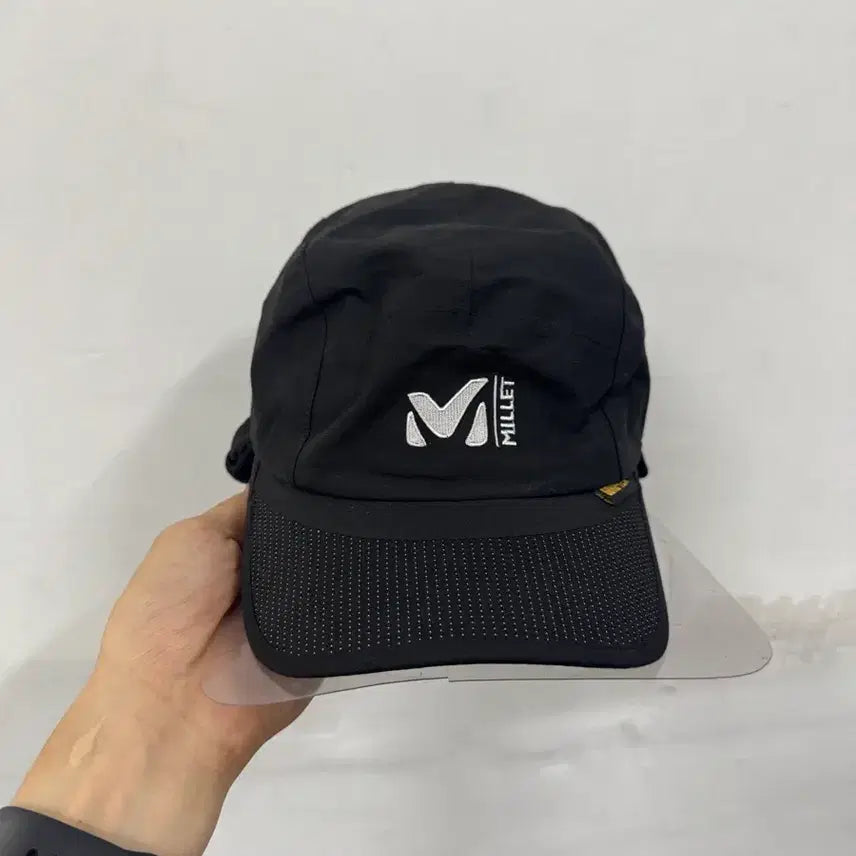 [BUNJANG] Millet Gore-Tex Earflap Ball Cap / 밀레 고어텍스 귀달이 이어플랩 볼캡
