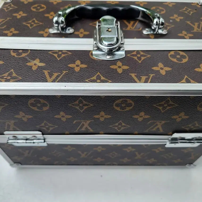 [BUNJANG] Monogram Makeup Box with Metal Frame / 메이크업 박스