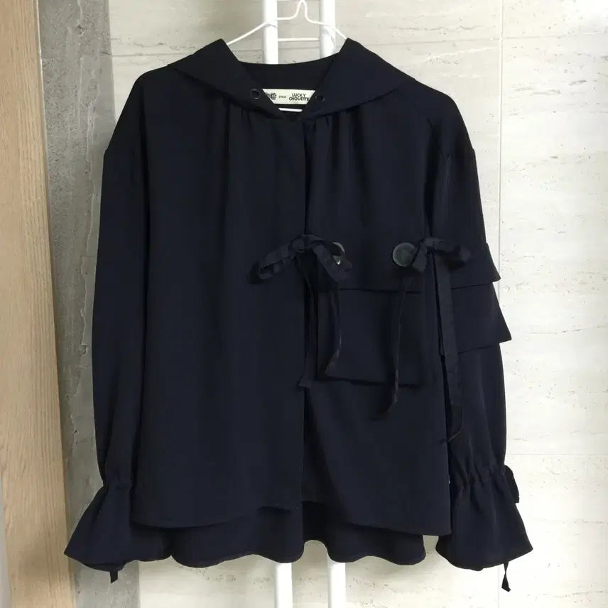 [BUNJANG] Lucky Chouette Hooded Blouse Navy / 럭키슈에뜨 후드 블라우스 36