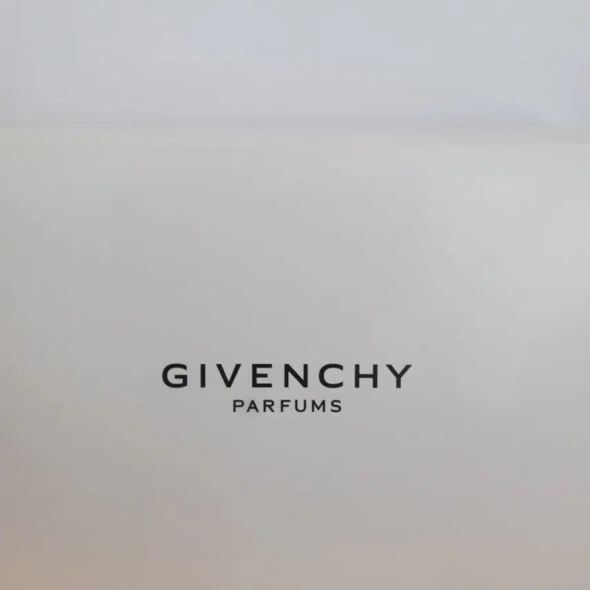 [BUNJANG] Givenchy Pouch Iconic Nude / 지방시 파우치 ( 아이코닉 누드 )