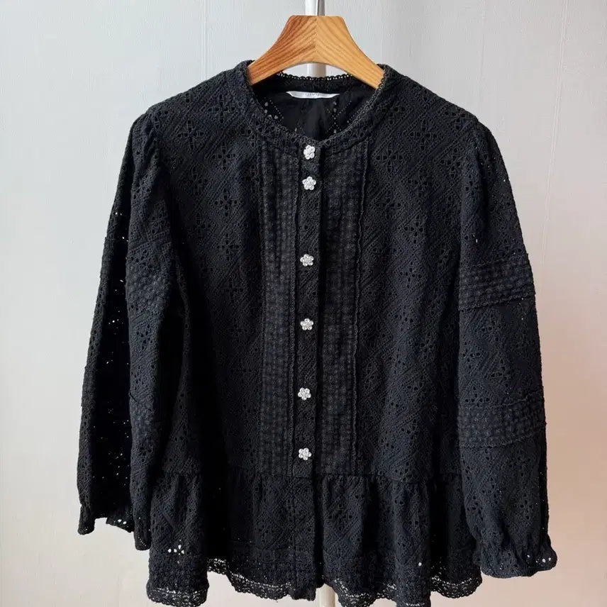 [BUNJANG] Givy Black Lace Blouse / givy 기비 블라우스