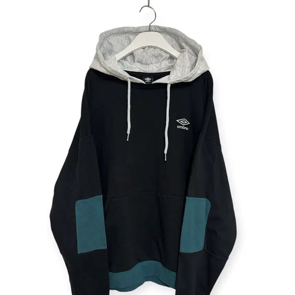 [BUNJANG] Umbro Logo Black Hoodie / 엄브로 로고 블랙 후드티