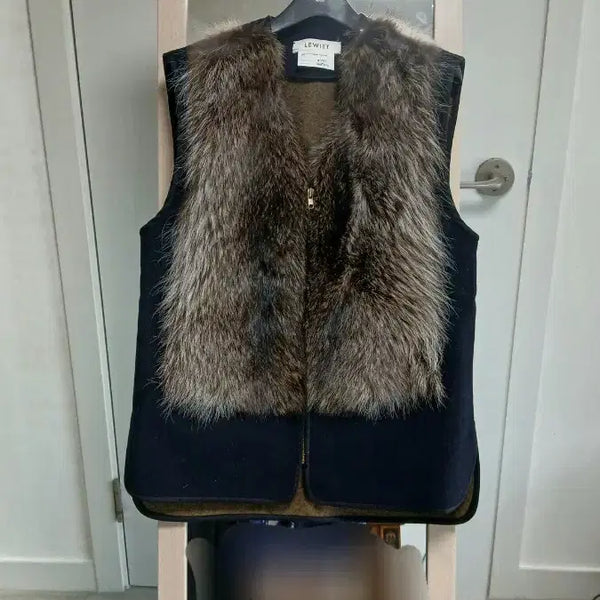 [BUNJANG] LEWITT 100% Raccoon Fur Vest / 라쿤털100%  LEWITT 르윗  모피조끼 털조끼 모피