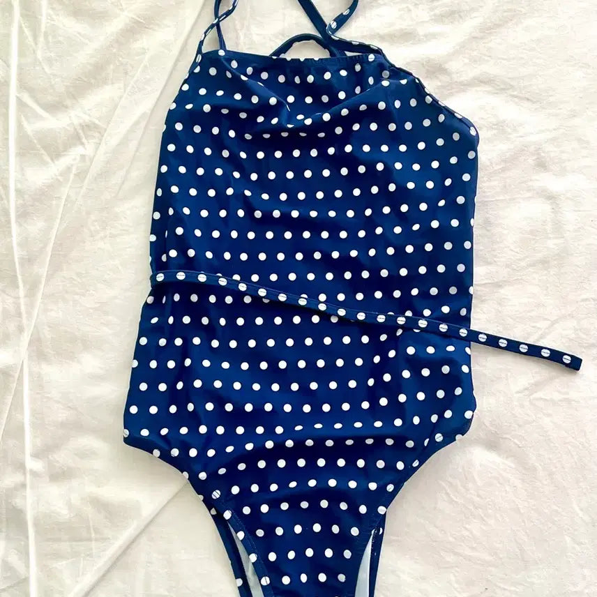 [BUNJANG] Weneswim Woojoodot 28 Tie Back Swimsuit / 위니스윔 우주닷 28 타이백