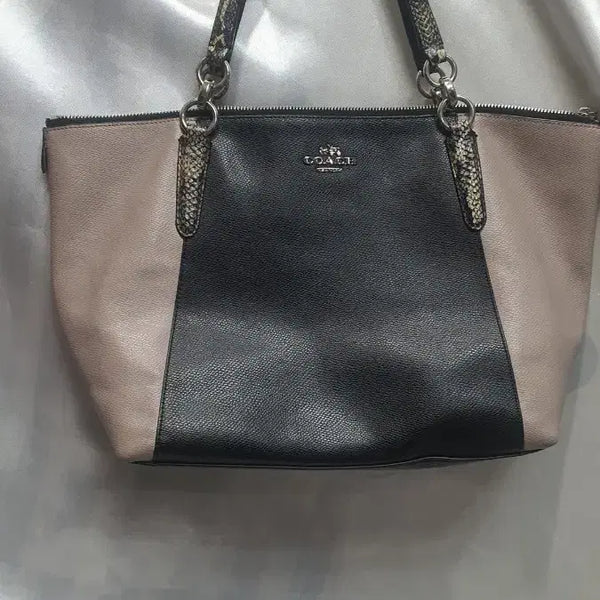 [BUNJANG] Coach Shoulder Bag Black/Beige/Snake Leather / 코치 숄더백 블랙/베이지/스네이크