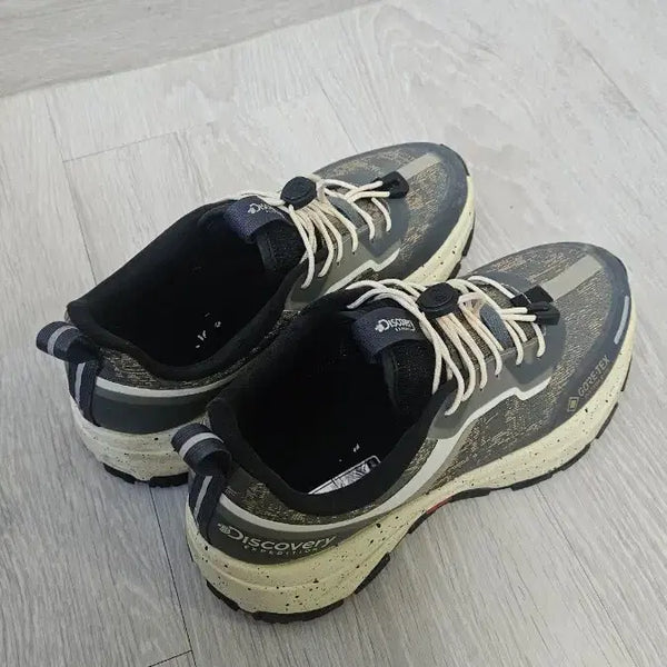 [BUNJANG] Discovery GORE-TEX Waterproof Lightweight Trekking Outdoor Shoes / 디스커버리 고프코어 트레킹 아웃도어 슈즈 방수 경량성
