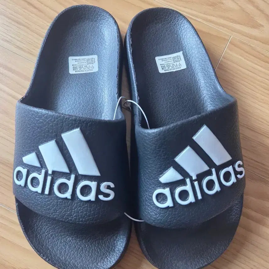 [BUNJANG] Adidas Slippers (250mm) / 새상품 아디 슬리퍼 250