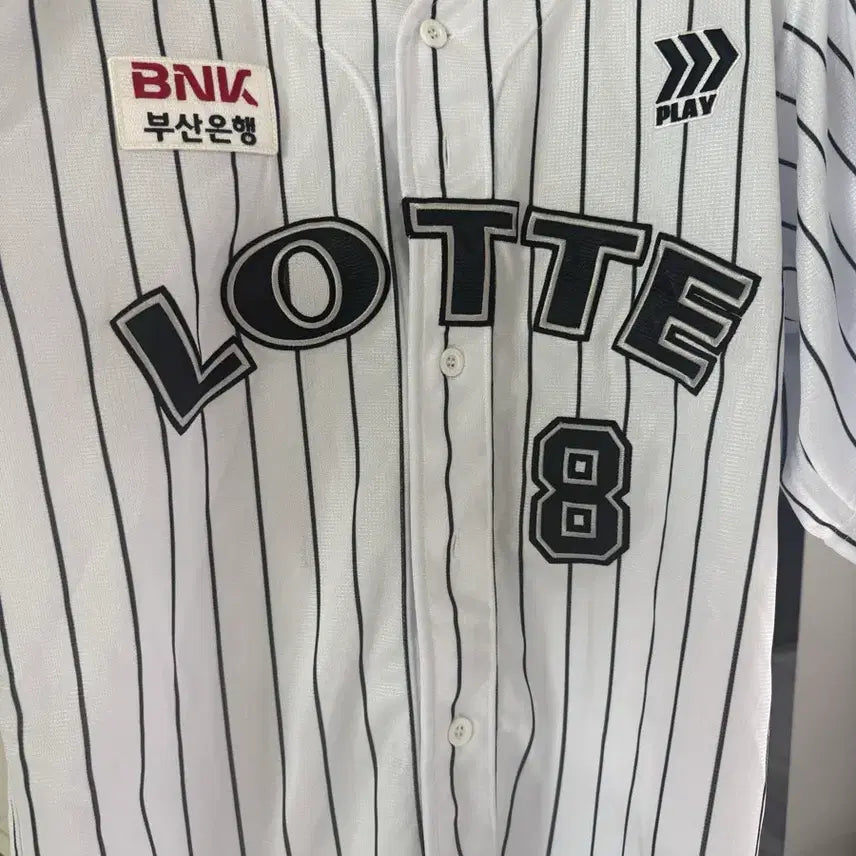 [BUNJANG] Lotte Giants Old Stripe Professional Uniform - Jeon Jun-woo - Size 105 / 25 롯데자이언츠 올드 스트라이프 프로페셔널 전준우 유니폼