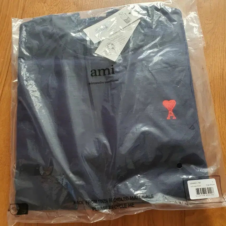 [BUNJANG] Ami Heart Logo Sweatshirt Navy L / 아미 하트 로고 맨투맨 네이비L