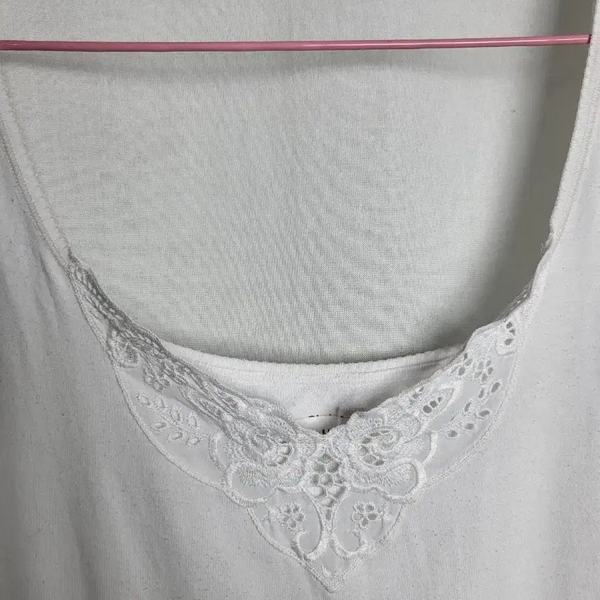 [BUNJANG] Vintage White Daisy Sleeveless Top / 빈티지 화이트 데이지 슬리브리스 탑 나시 이너  레이어드
