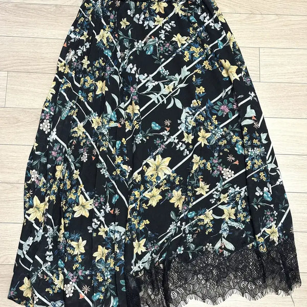 [BUNJANG] FOURM THE STORE Flower Pattern Lace Skirt / FOURM THE STORE 폼더스토어 플라워 스커트