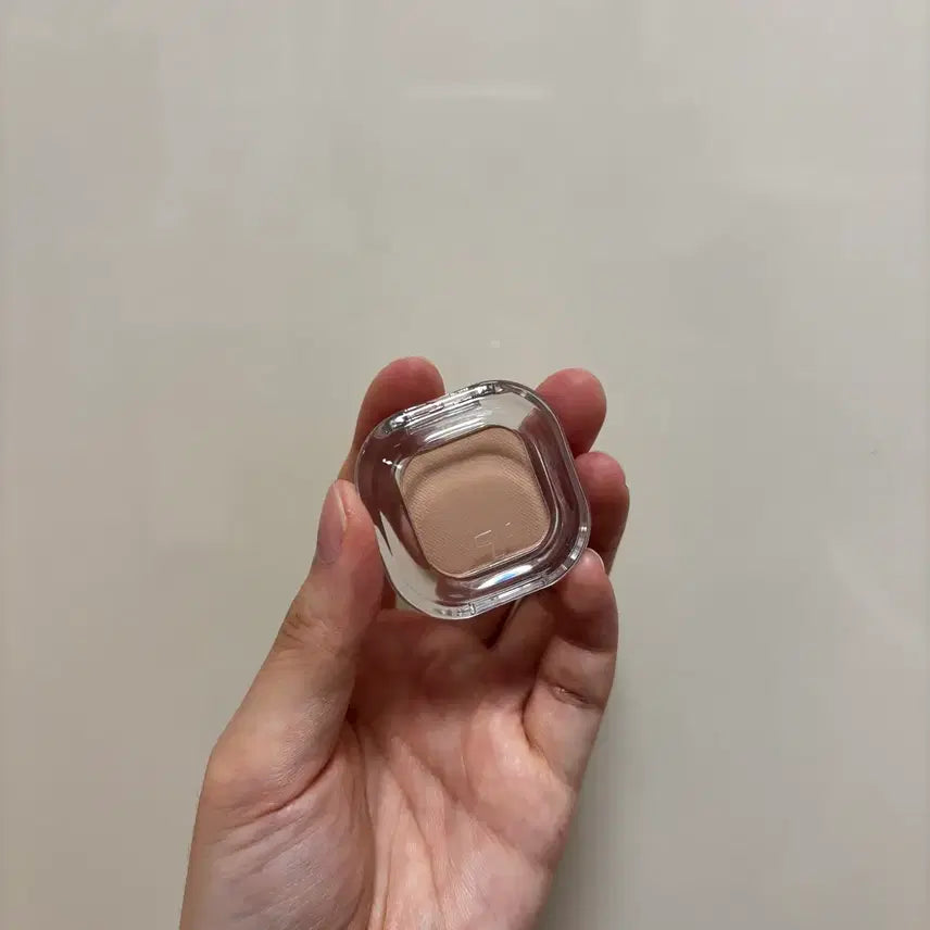 [BUNJANG] Tonymoly Single Eyeshadow 401 Milk Tea Latte / 토니모리 싱글 아이섀도우 401 밀크티라떼