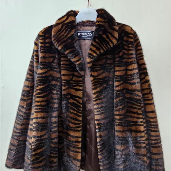 [BUNJANG] Dongwoo Fur Zebra Pattern Mink Coat / 동우모피 사가밍크 밍크코트 55~77초
