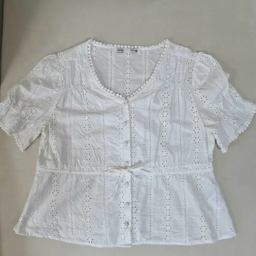 [BUNJANG] Mixxo White Embroidered Blouse S / 미쏘 블라우스 흰색 S