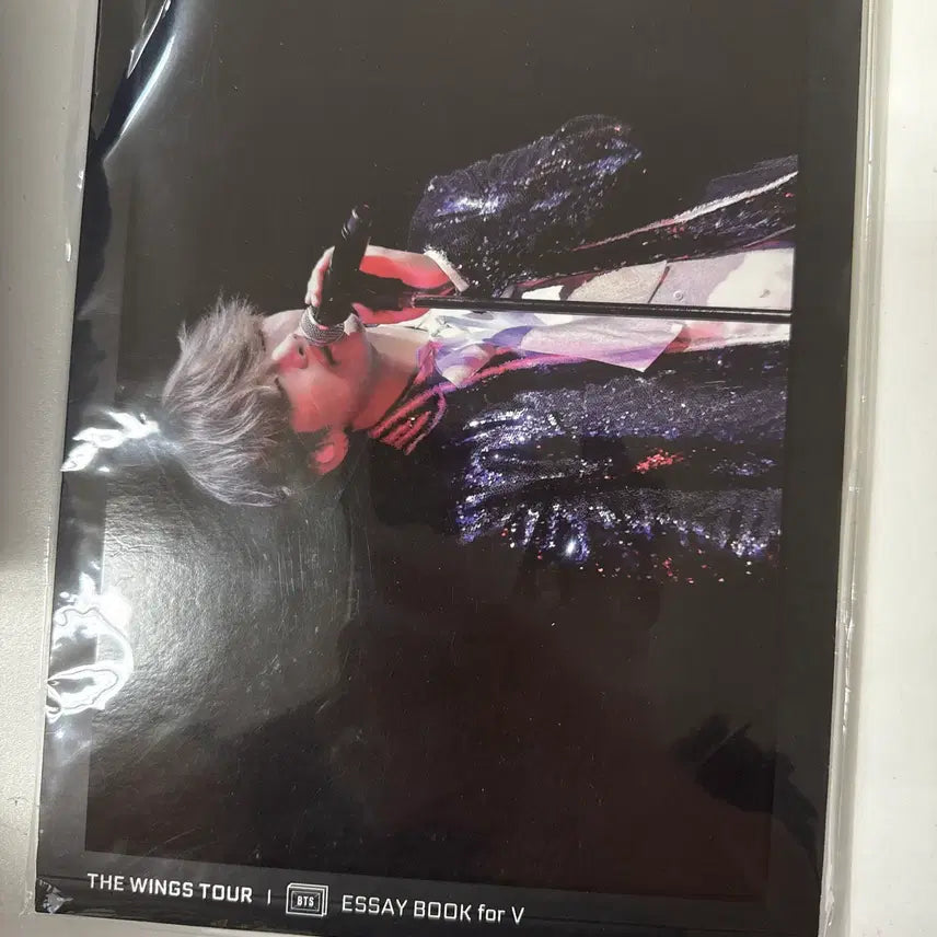 [BUNJANG] BTS Wings Tour The Final Essay Book V / 방탄소년단 윙즈 투어 더 파이널 에세이북 뷔