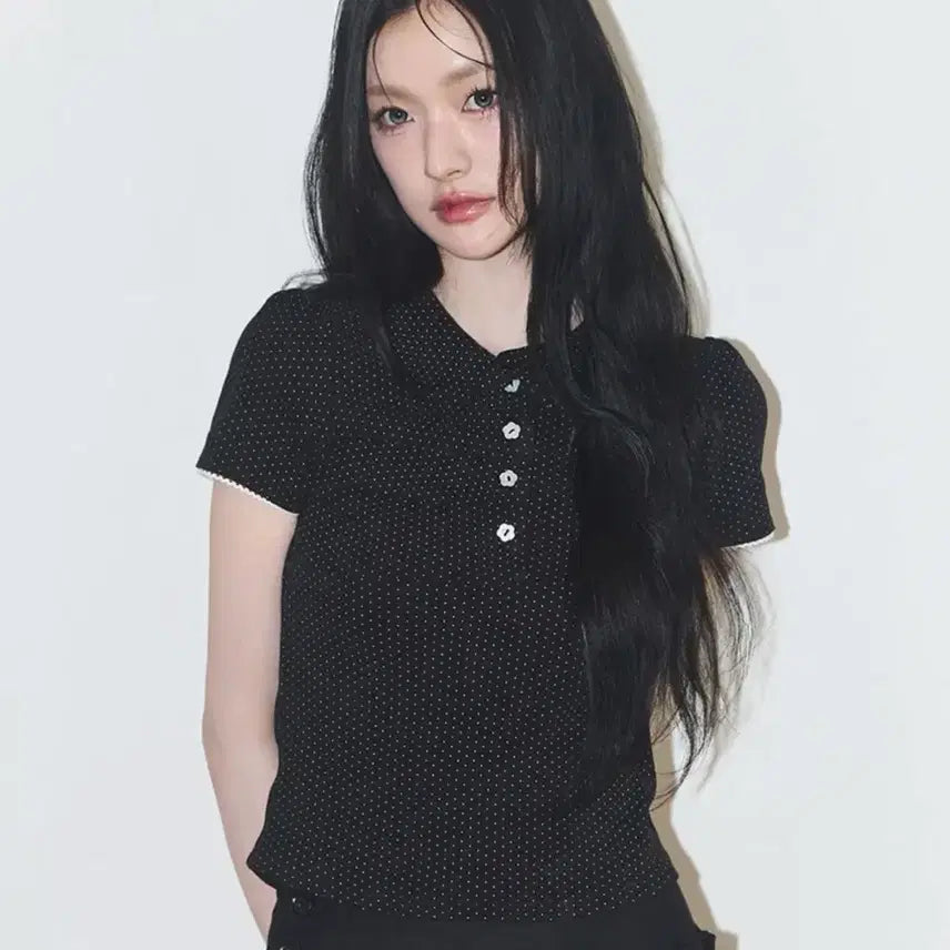 [BUNJANG] Illygo Kara T-shirt / 일리고 카라 티