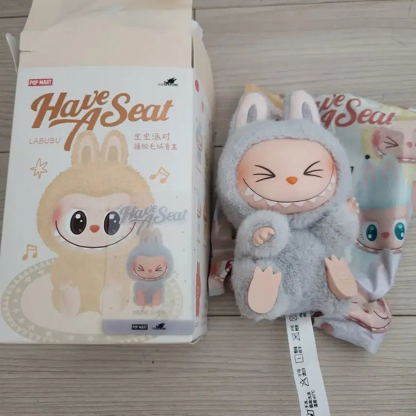 [BUNJANG] Labubu "Let's Play With Me" Figure / 라부부 나랑놀자 헤헤 피규어 인형 양도