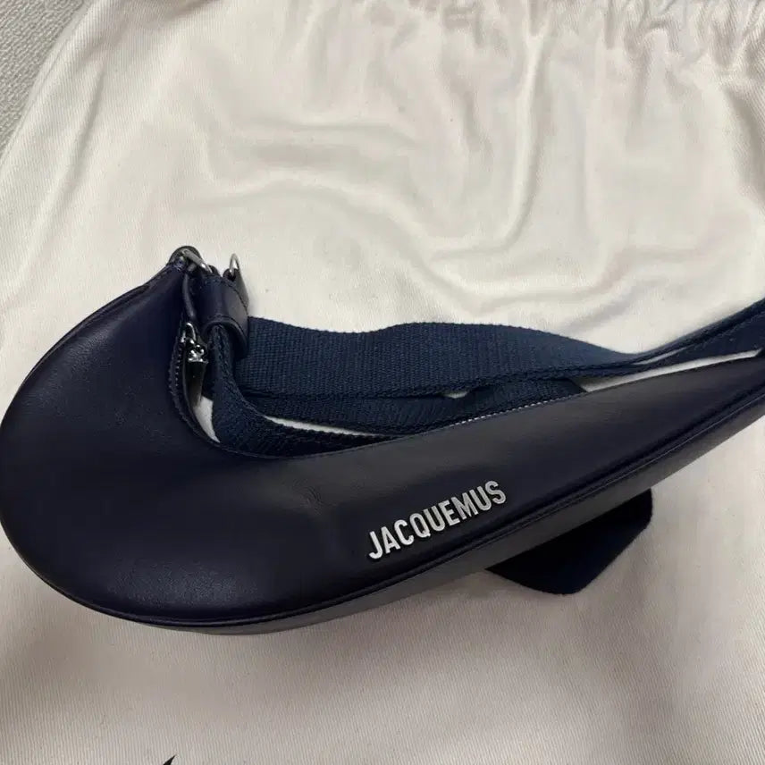 [BUNJANG] Jacquemus Nike Swoosh Shoulder Bag Navy / 자크뮈스 나이키 숄더백 네이비