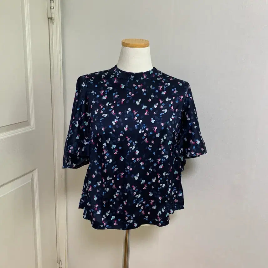 [BUNJANG] Calvin Klein Wing Sleeve Blouse / 캘빈클라인 날개소매 블라우스