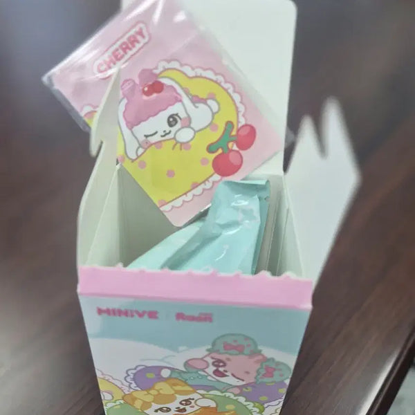 [BUNJANG] IVE Mini Brown Mintlaon Cherry (Wonyoung) Figure / 아이브 미니브 민트라온 체리(원영) 피규어 양도