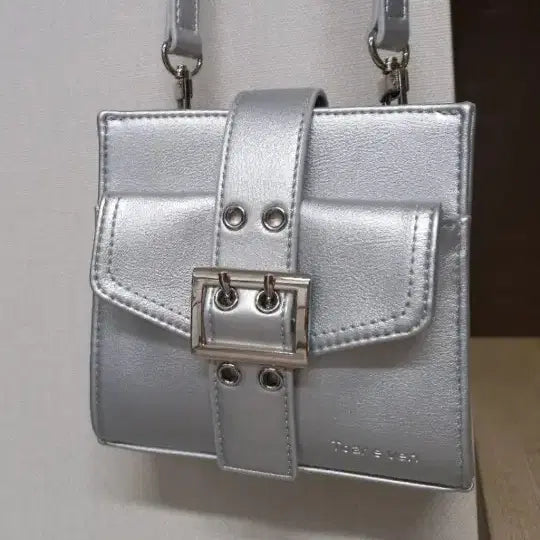 [BUNJANG] Silver Mini Crossbody Bag / 실버 미니 크로스백(새상품)
